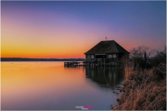 Bootshaus in der Abenddämmerung in Buch am Ammersee Nicole Reimer Fotografie