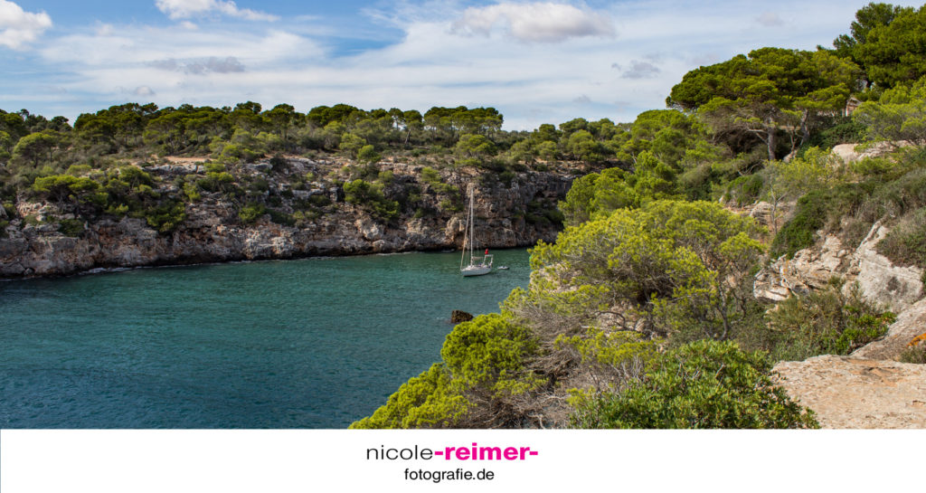 Segelboot an der Cala Pi - Nicole Reimer Fotografie